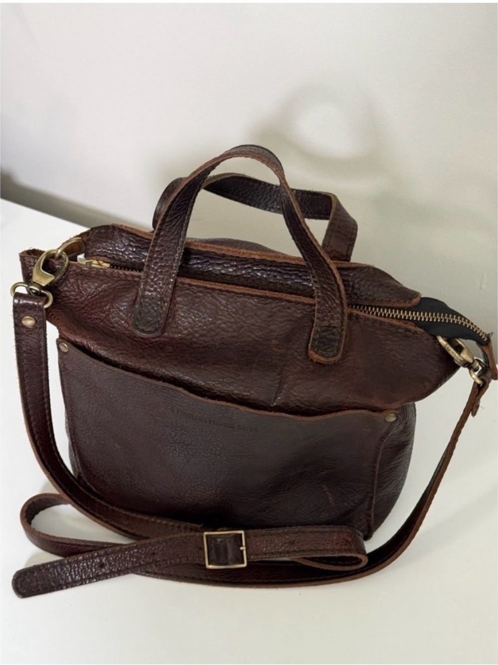Portland Leather Coldbrew Mini crossbody with zipper - Picture 2 of 4